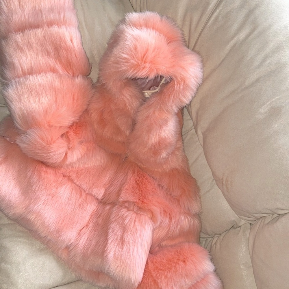 BABY PINK FAUX FUR COAT WITH HOOD